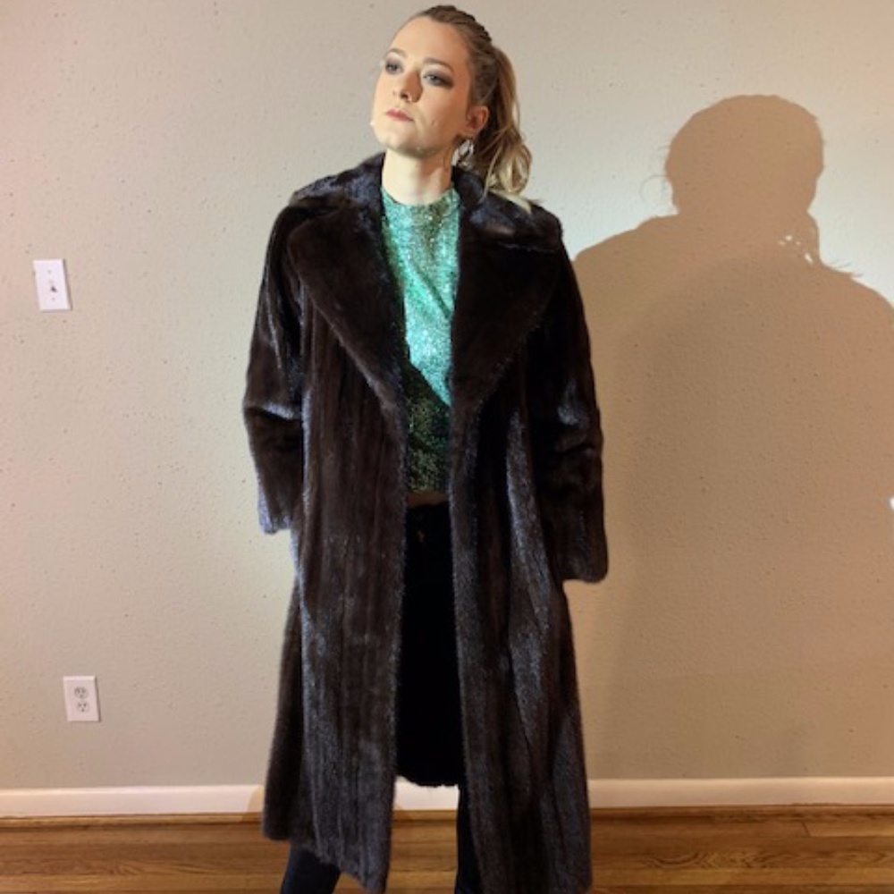 Vintage Fur coat--Dark brown ranch style mink coat - Picture 3 of 3